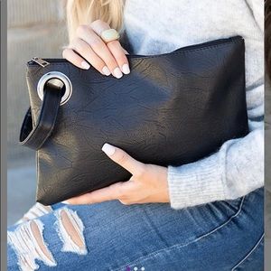 8x12 black clutch